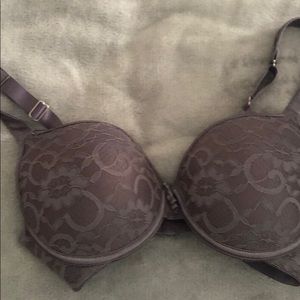 Size 34D underwire lace bra